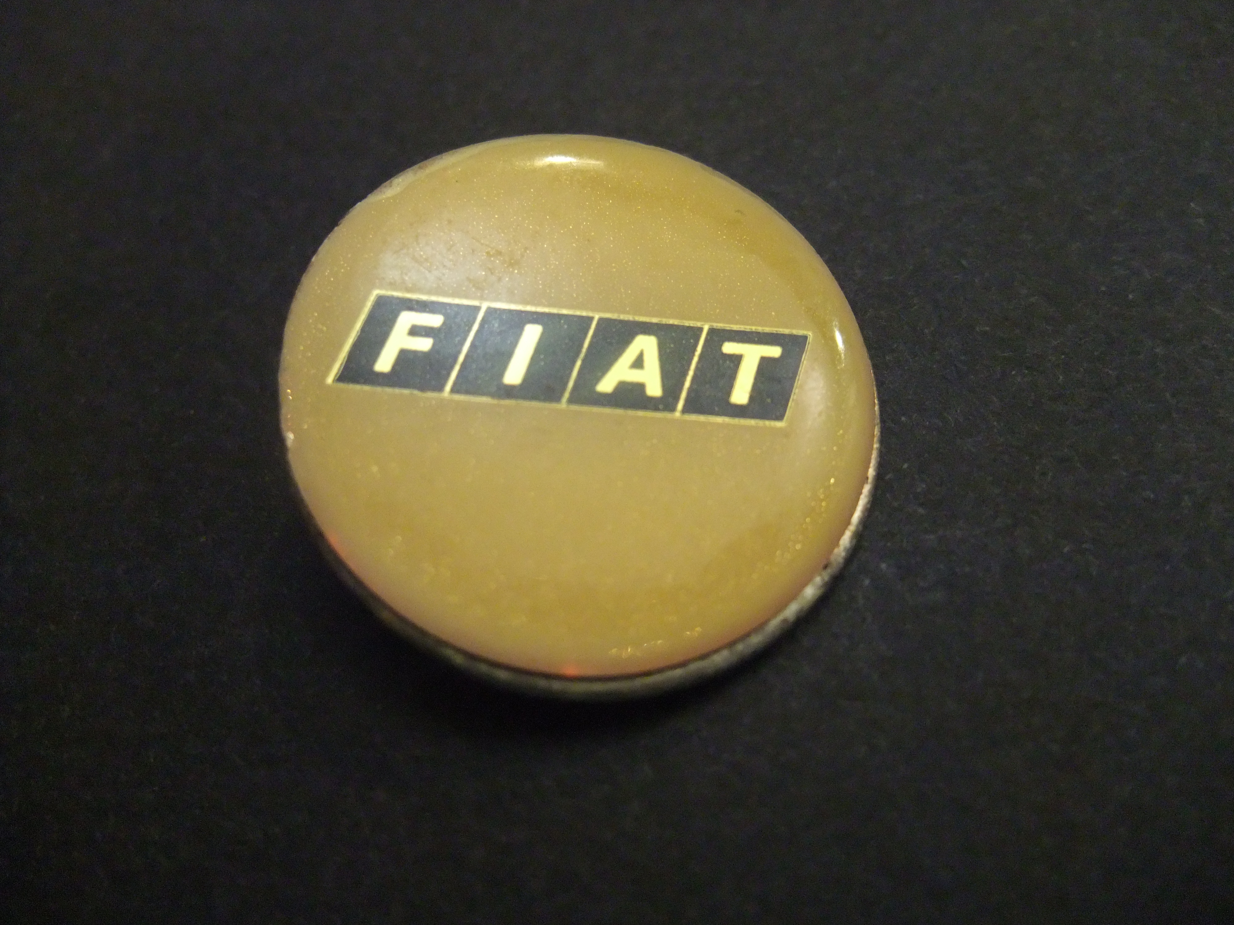 Fiat logo geel